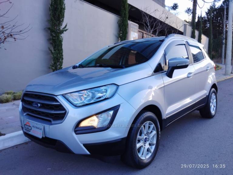 FORD - ECOSPORT - 2017/2018 - Prata - R$ 70.000,00
