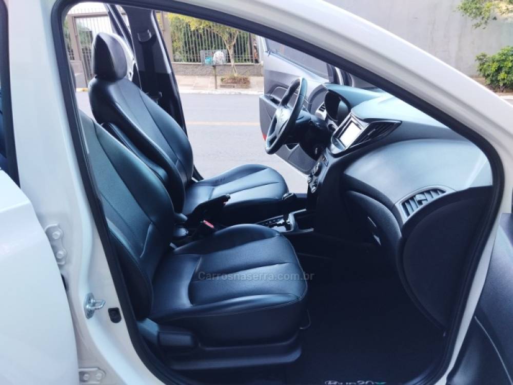 HYUNDAI - HB20X - 2015/2015 - Branca - R$ 61.000,00