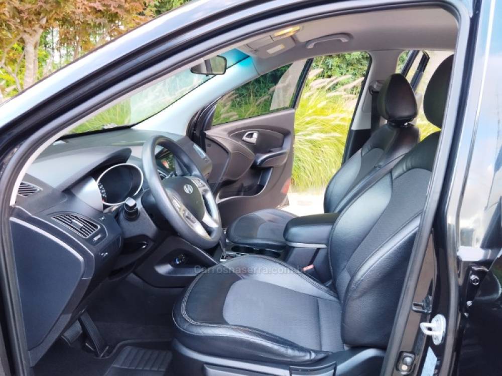 HYUNDAI - IX35 - 2015/2016 - Preta - R$ 79.500,00