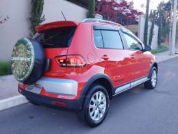 VOLKSWAGEN - CROSSFOX - 2015/2016 - Vermelha - R$ 56.500,00