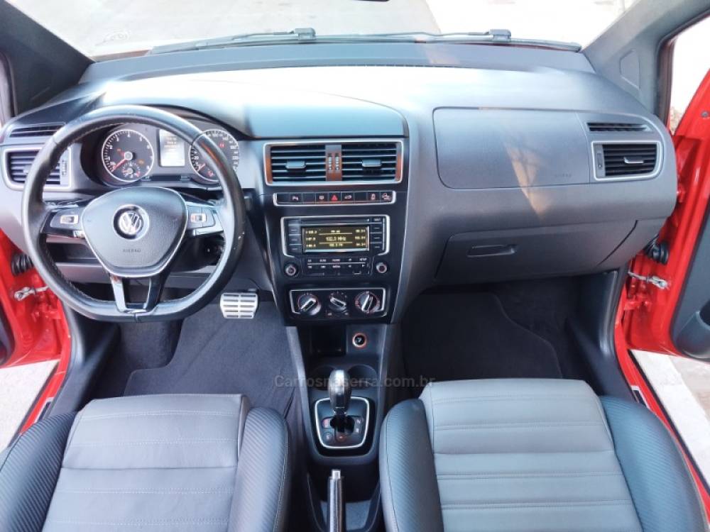 VOLKSWAGEN - CROSSFOX - 2015/2016 - Vermelha - R$ 56.500,00