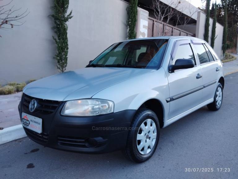 VOLKSWAGEN - GOL - 2006/2007 - Prata - R$ 21.000,00