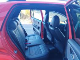 VOLKSWAGEN - CROSSFOX - 2015/2016 - Vermelha - R$ 56.500,00