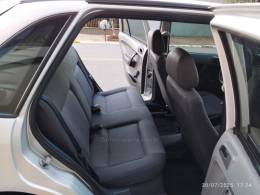 VOLKSWAGEN - GOL - 2006/2007 - Prata - R$ 21.000,00