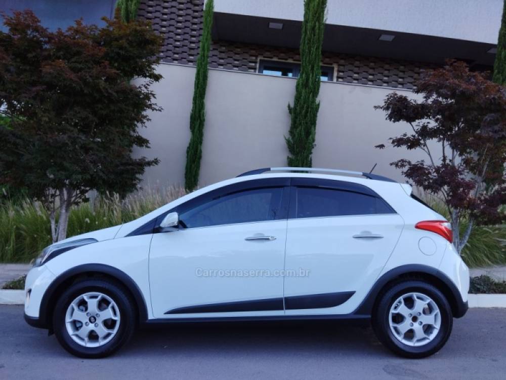 HYUNDAI - HB20X - 2015/2015 - Branca - R$ 61.000,00