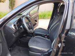 RENAULT - KWID - 2022/2023 - Preta - R$ 56.000,00