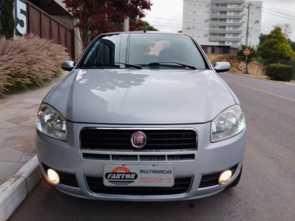 FIAT - SIENA - 2010/2011 - Prata - R$ 32.500,00