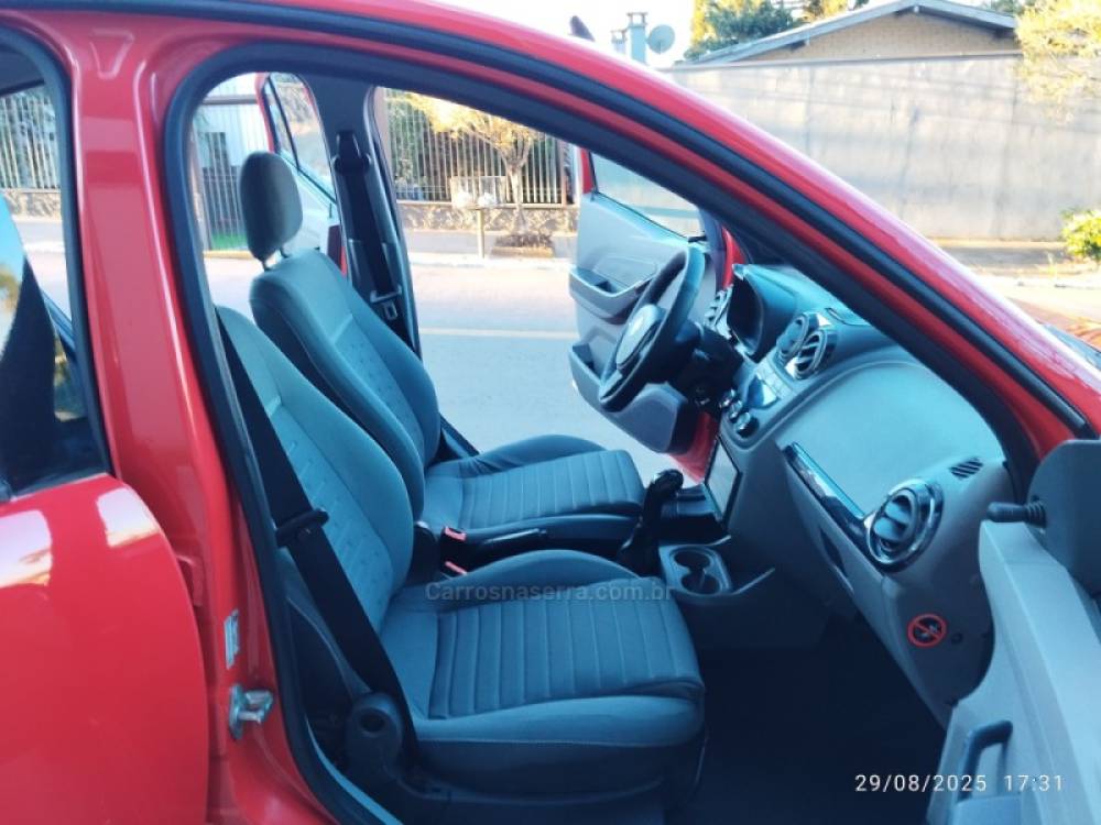 CHEVROLET - AGILE - 2012/2012 - Vermelha - R$ 35.000,00